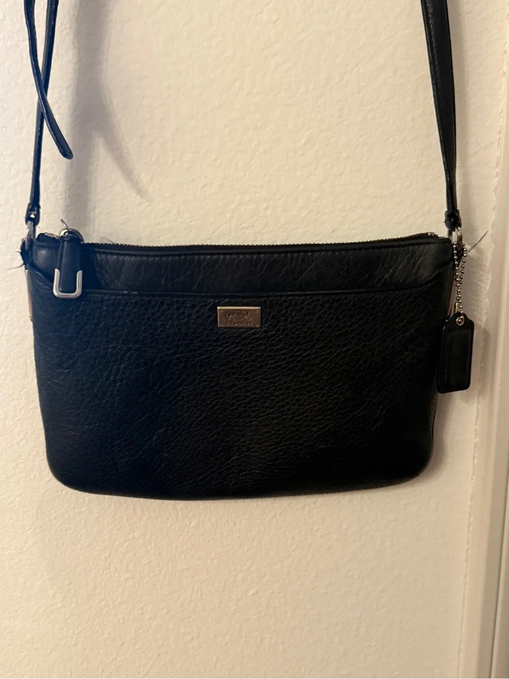 Coach Black Pebbled Leather Swingpack Crossbody Bag Y2K Minimalist